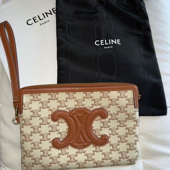 CELINE POUCH WITH STRAP CUIR TRIOMPHE IN TEXTILE WITH TRIOMPHE PRINT & CALFSKIN - Picture 3 of 10